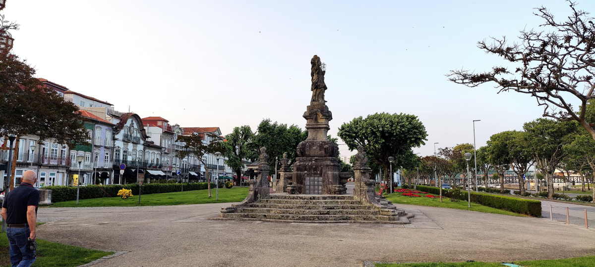 Viana do Castelo 23 Estátua de Viana